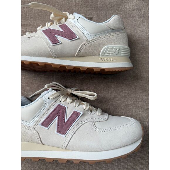 New Balance 574 Beige and Black Sneakers - Size US 9 1 use - Picture 1 of 5